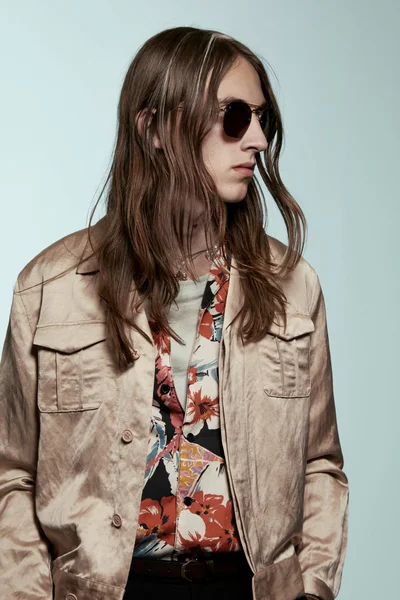 Look 19